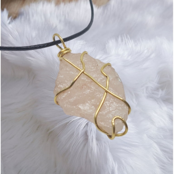 .🎄10/$20. Natural Light Rose Quartzsite Stone Handwired Pendant with Cord Neckl - Picture 6 of 7